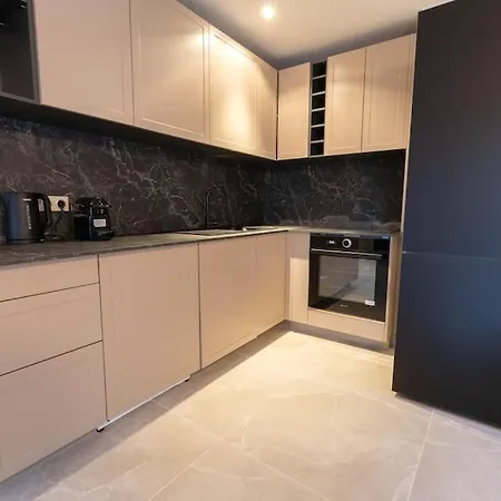 Apartament Avec 2 Jacuzzi Balneo, Parking *